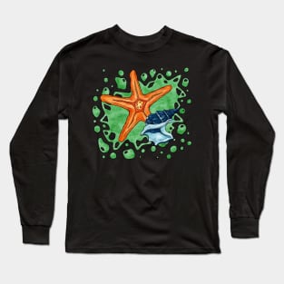 Bright star fish and shell, summer beach Long Sleeve T-Shirt